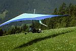 bei uns lebt auch das Drachenfliegen - die H&ouml;henflugkurse werden mit Gleitschirm u Drachenfliegern gemeinsam durchgef&uuml;hrt